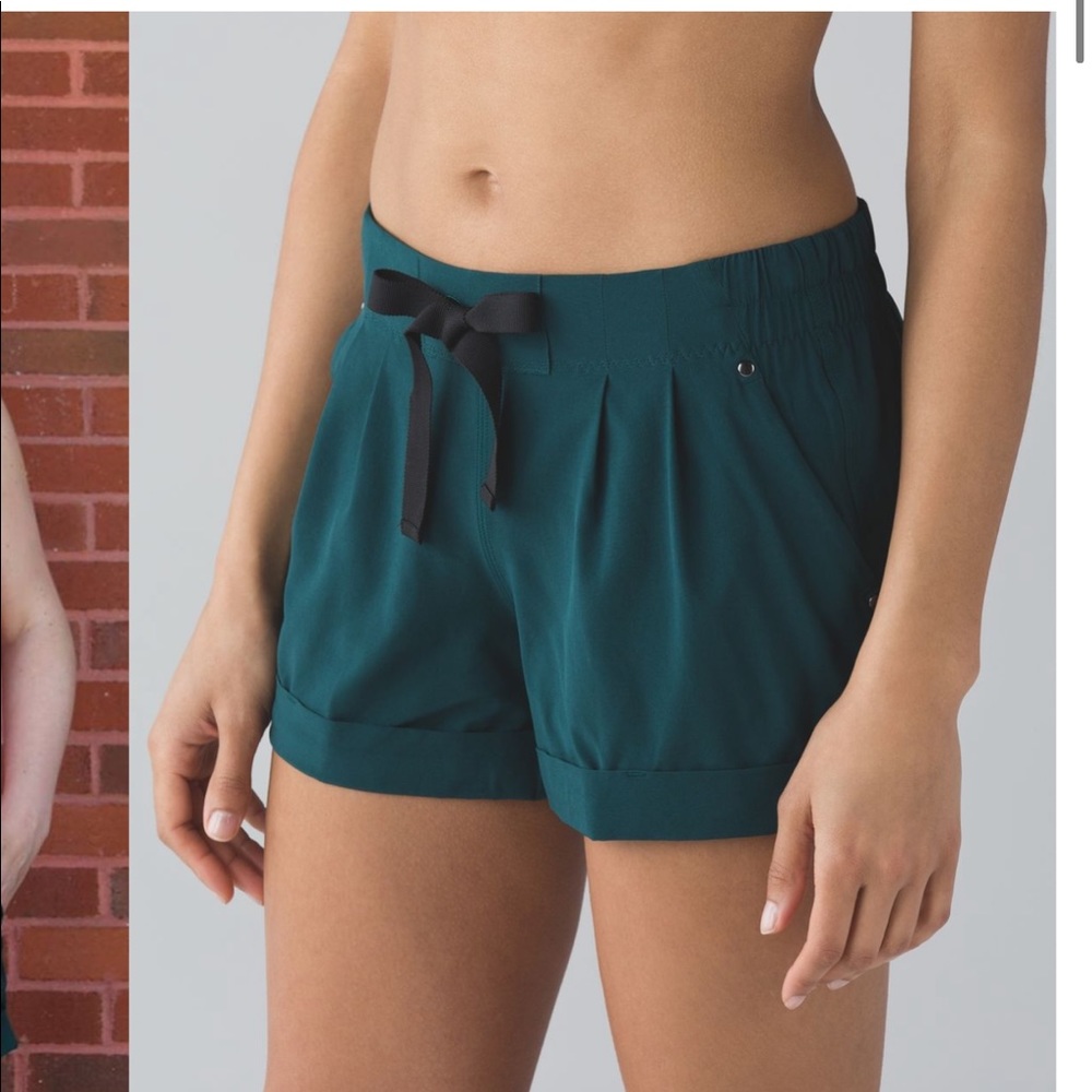 Lululemon shorts - never worn
